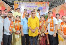 अलिबागमध्ये शिवसेनेचा शेकापला मोठा धक्का; रामराज विभागातील शेकडो कार्यकर्त्यांचा शिवसेनेत प्रवेश